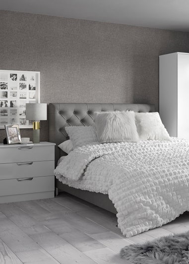 White Cotton Seersucker Duvet Set