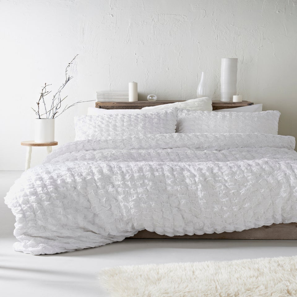 White Cotton Seersucker Duvet Set