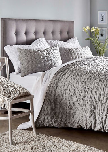 White Cotton Seersucker Duvet Set