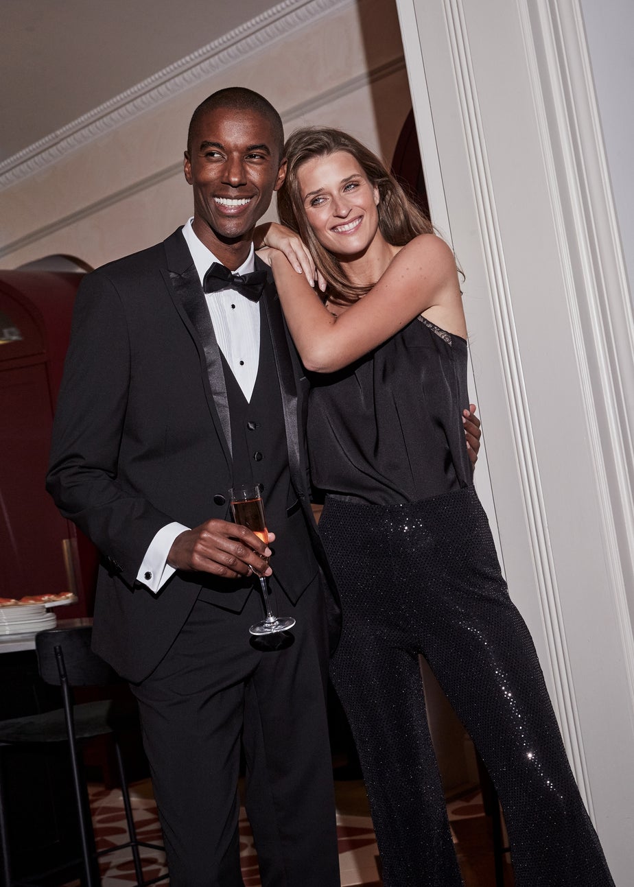 Taylor & Wright White Regular Fit Shirt & Bow Tie Set