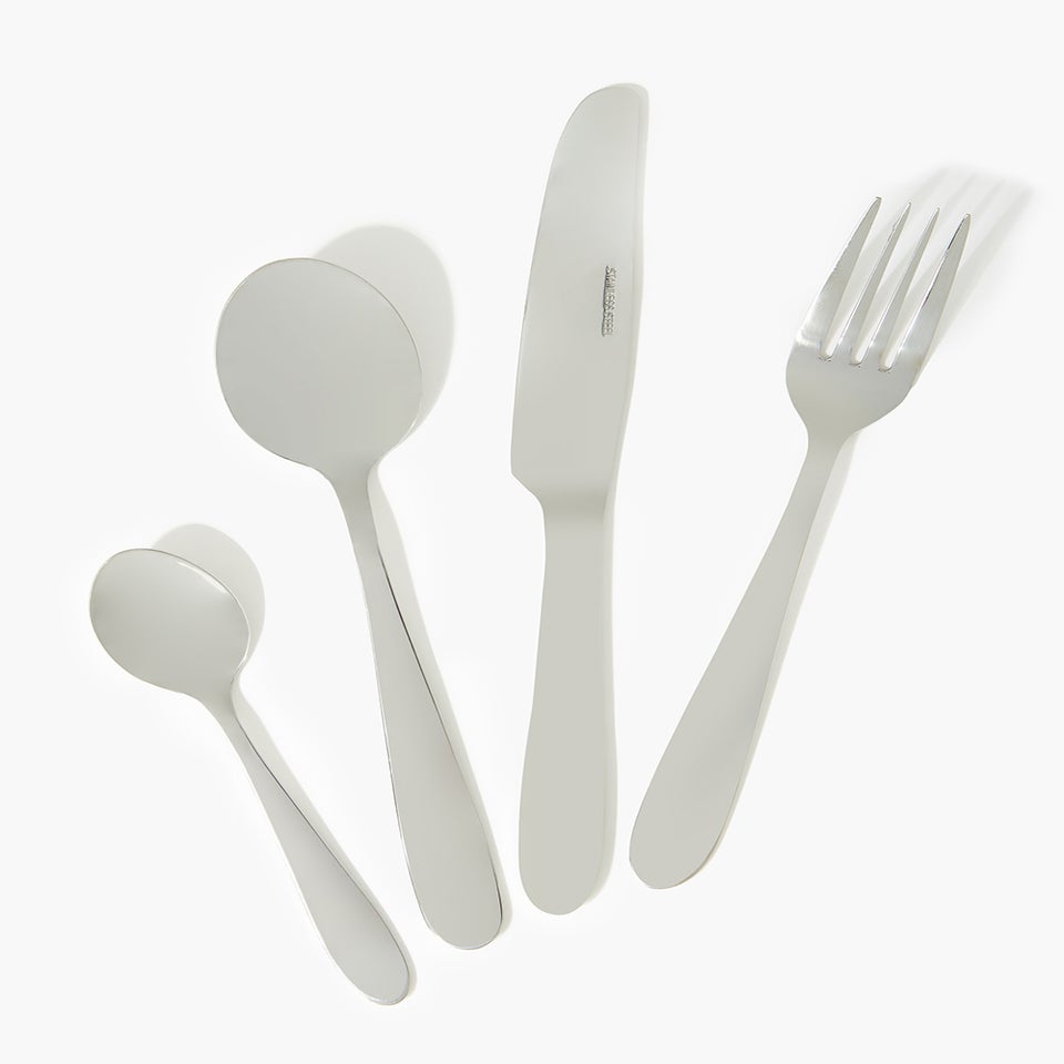16 Piece Stainless Steel Cutlery Set (24cm x 7.4cm x 4.4cm)