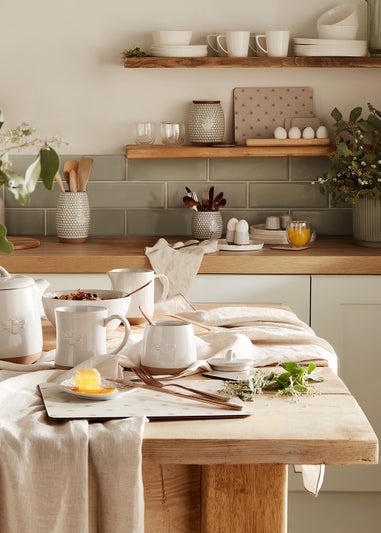 White Lipped Dinner Plate (26cm x 26cm)