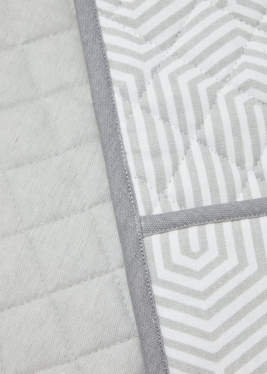 Grey Geometric Print Oven Gloves (92cm x 18cm)