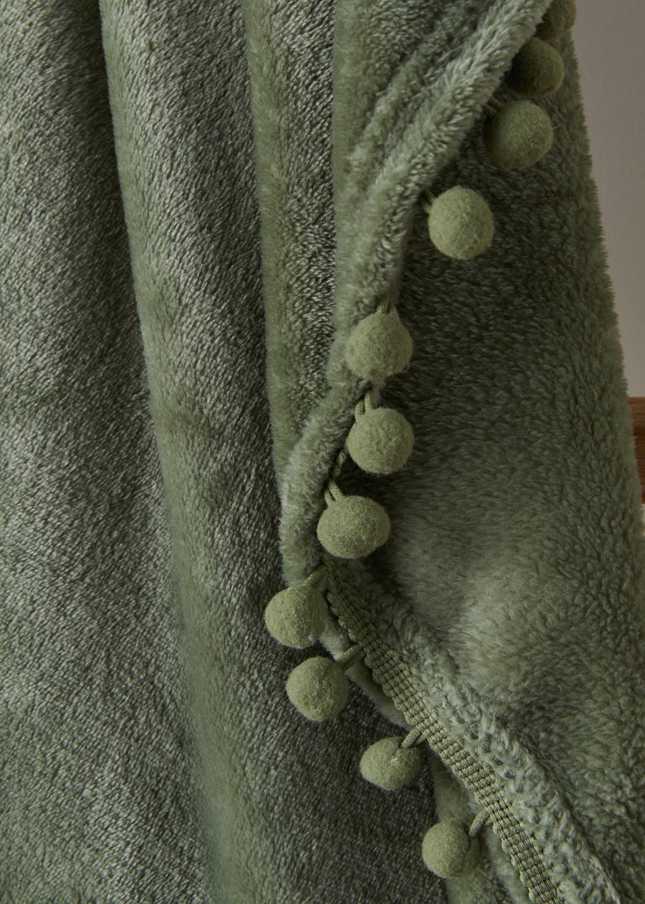 Green Pom Pom Fleece Throw (130cm x 150cm)