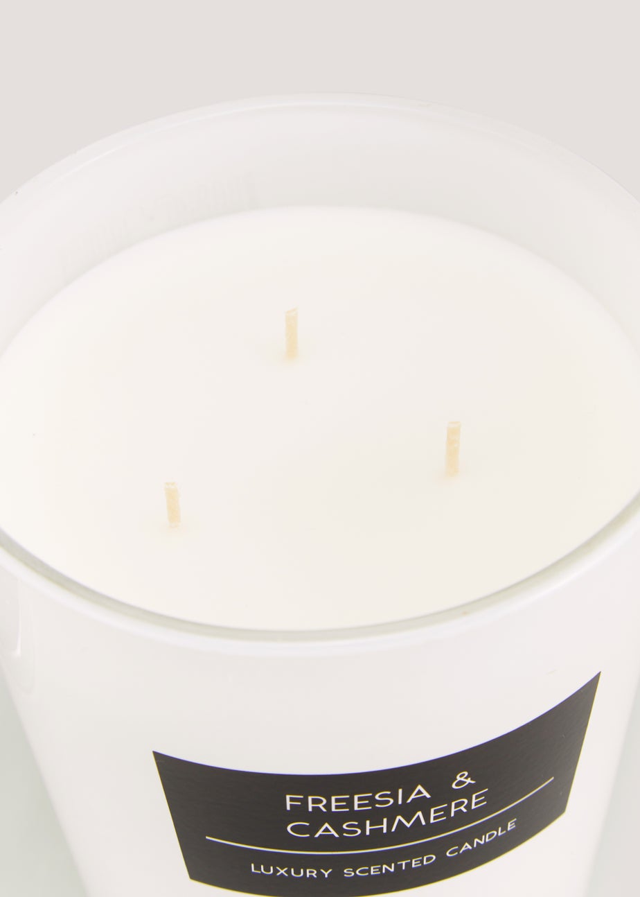 Freesia & Cashmere Luxury Scented Candle (16cm x 14cm)