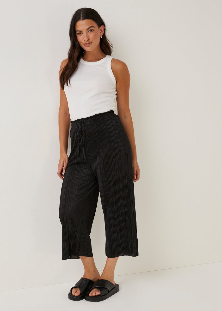 Black Plisse Cropped Trousers
