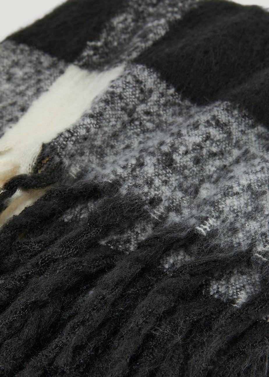 Black Check Faux Mohair Throw (130cm x 150cm)