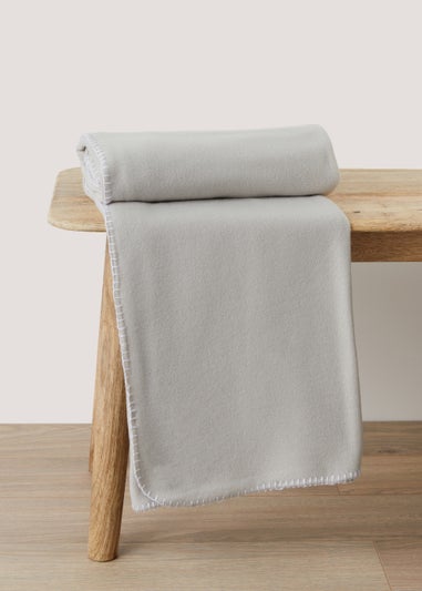 Grey Fleece Throw (150cm x 130cm)