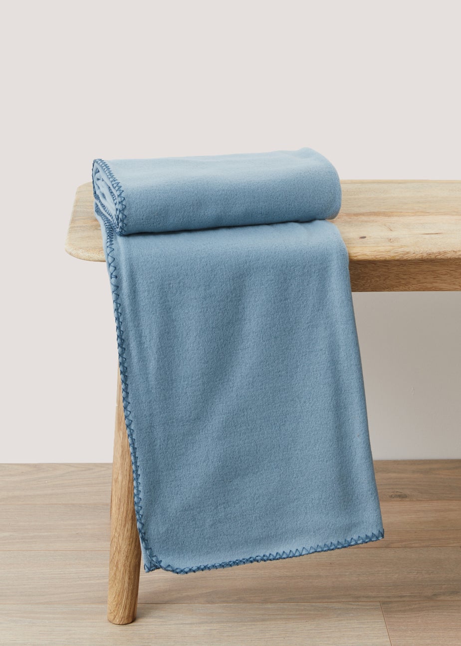 Blue Fleece Throw (150cm x 130cm)