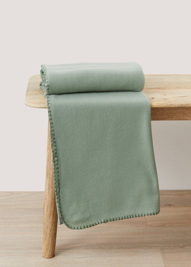 Green Fleece Throw (150cm x 130cm)