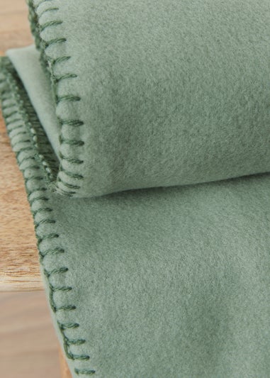 Green Fleece Throw (150cm x 130cm)