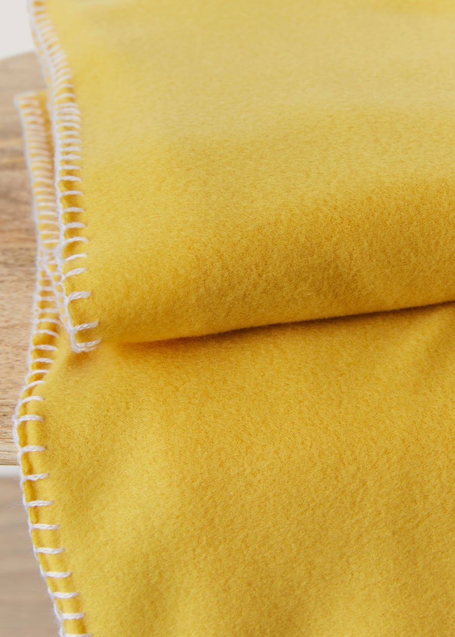 Yellow Fleece Throw (150cm x 130cm)