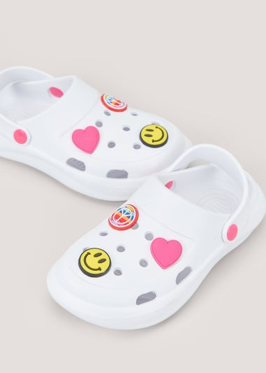 Girls White Badge Clogs (Younger 10-Older 5)