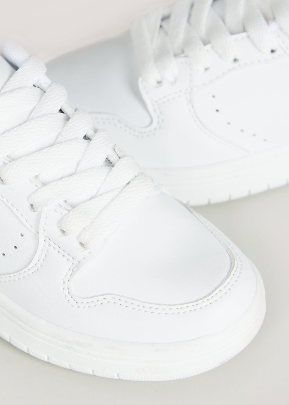 Boys White Trainers (Younger 10-Older 6)