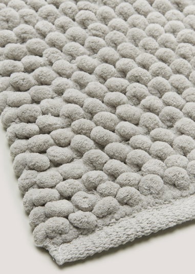 Grey Chunky Bobble Bath Runner (105cm x 40cm)