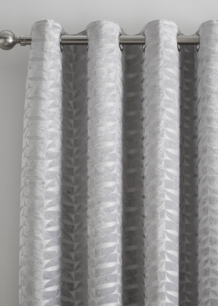 Curtina Kendal Silver Eyelet Curtains
