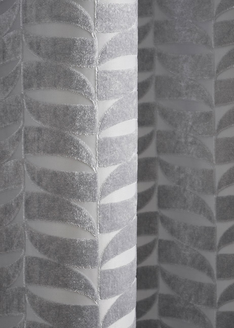 Curtina Kendal Silver Eyelet Curtains