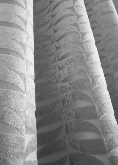 Curtina Kendal Silver Eyelet Curtains