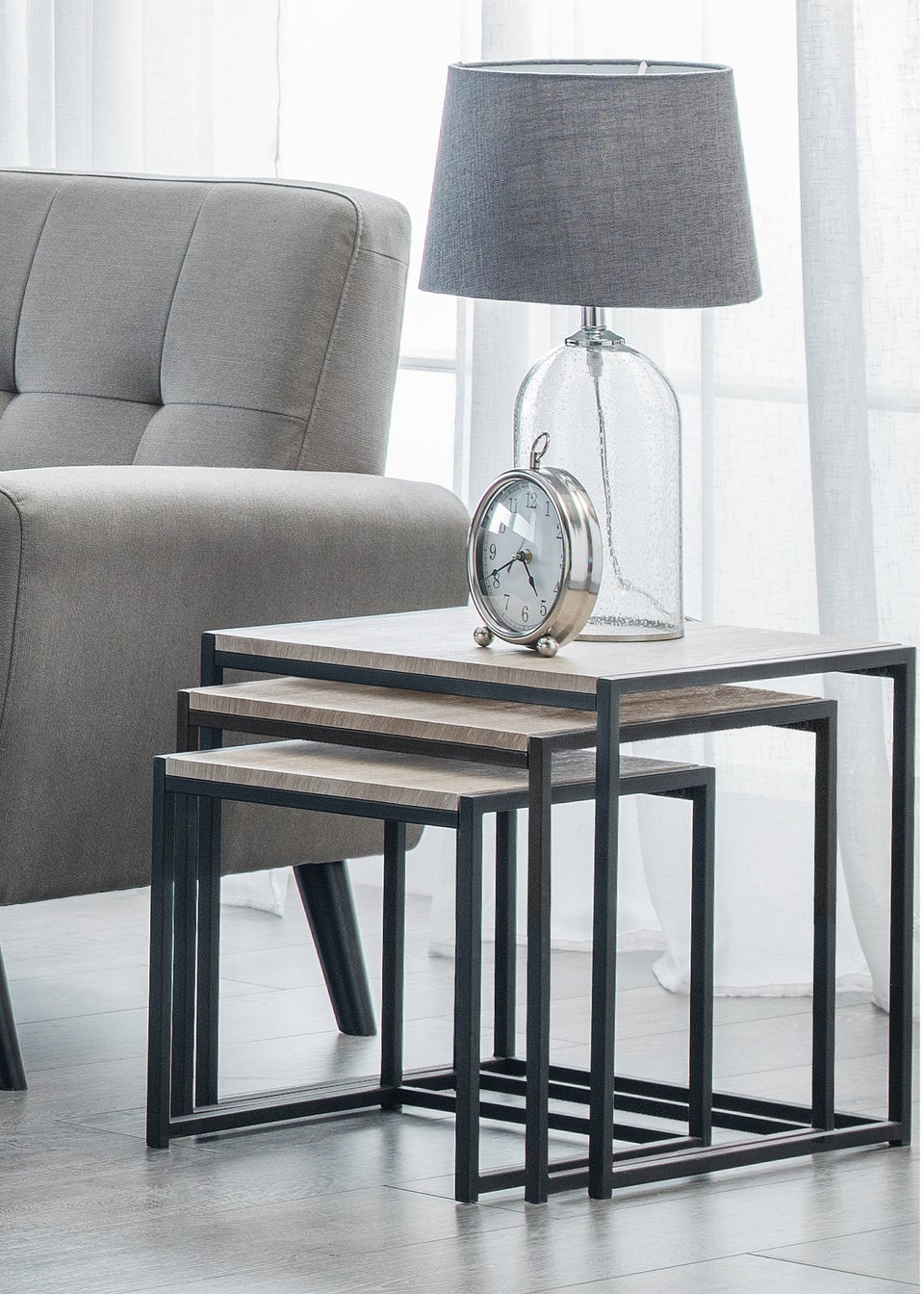 Julian Bowen Tribeca Nest Of 3 Tables Black/Sonoma Oak (45 x 45 x 45 cm)