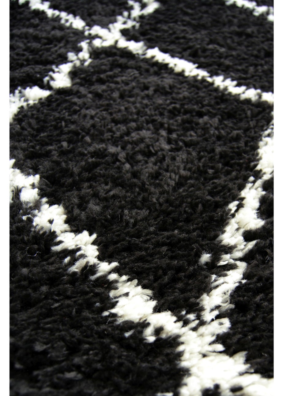 Homemaker Black Snug Shaggy Diamond Rug