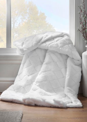 Catherine Lansfield Cosy Diamond Faux Fur Soft 130x170cm Blanket Throw White