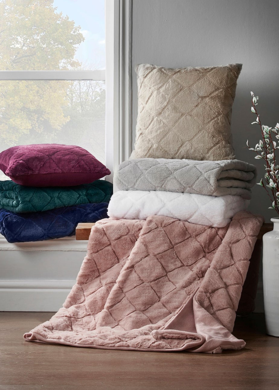 Catherine Lansfield Cosy Diamond Cushion