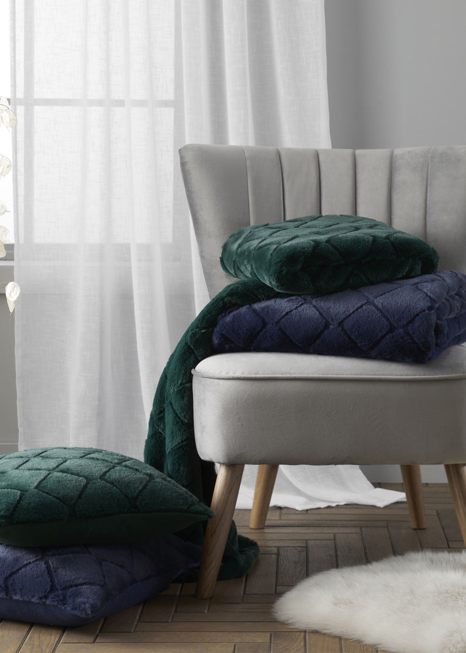 Catherine Lansfield Cosy Diamond Cushion (43x43cm)