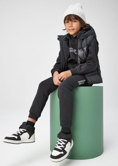 Boys Black Joggers (4-13yrs)