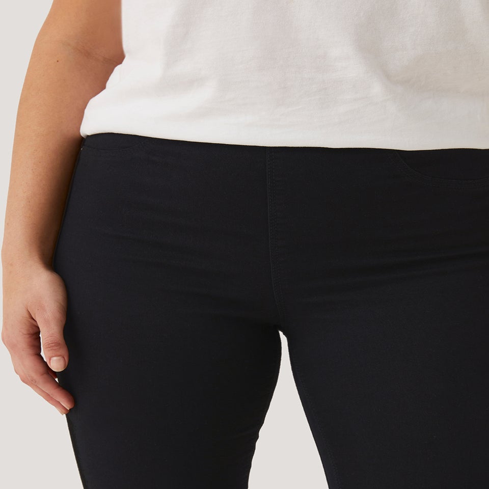 Rosie Black Pull On Jeggings (Long Length)
