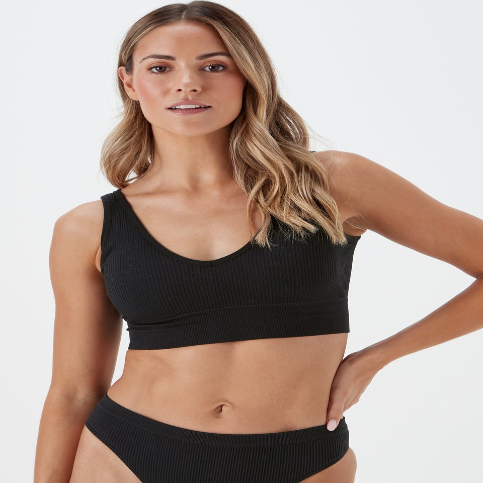 2 Pack Seamless Black & White Ribbed Bralettes