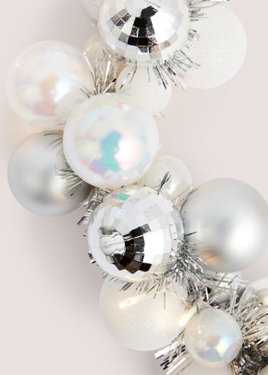 Silver Christmas Bauble Garland (71cm x 21cm x 11cm)