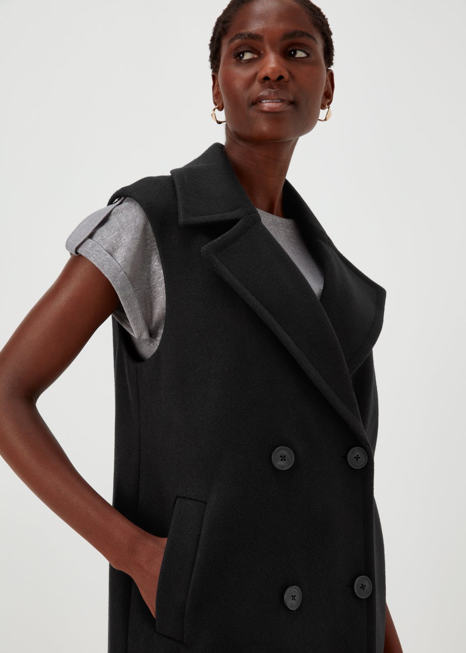 Black Sleeveless Coat