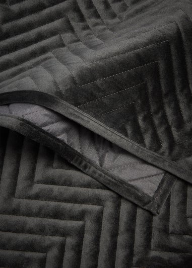 Black Velvet Quilted Bedspread (235cm x 235cm)