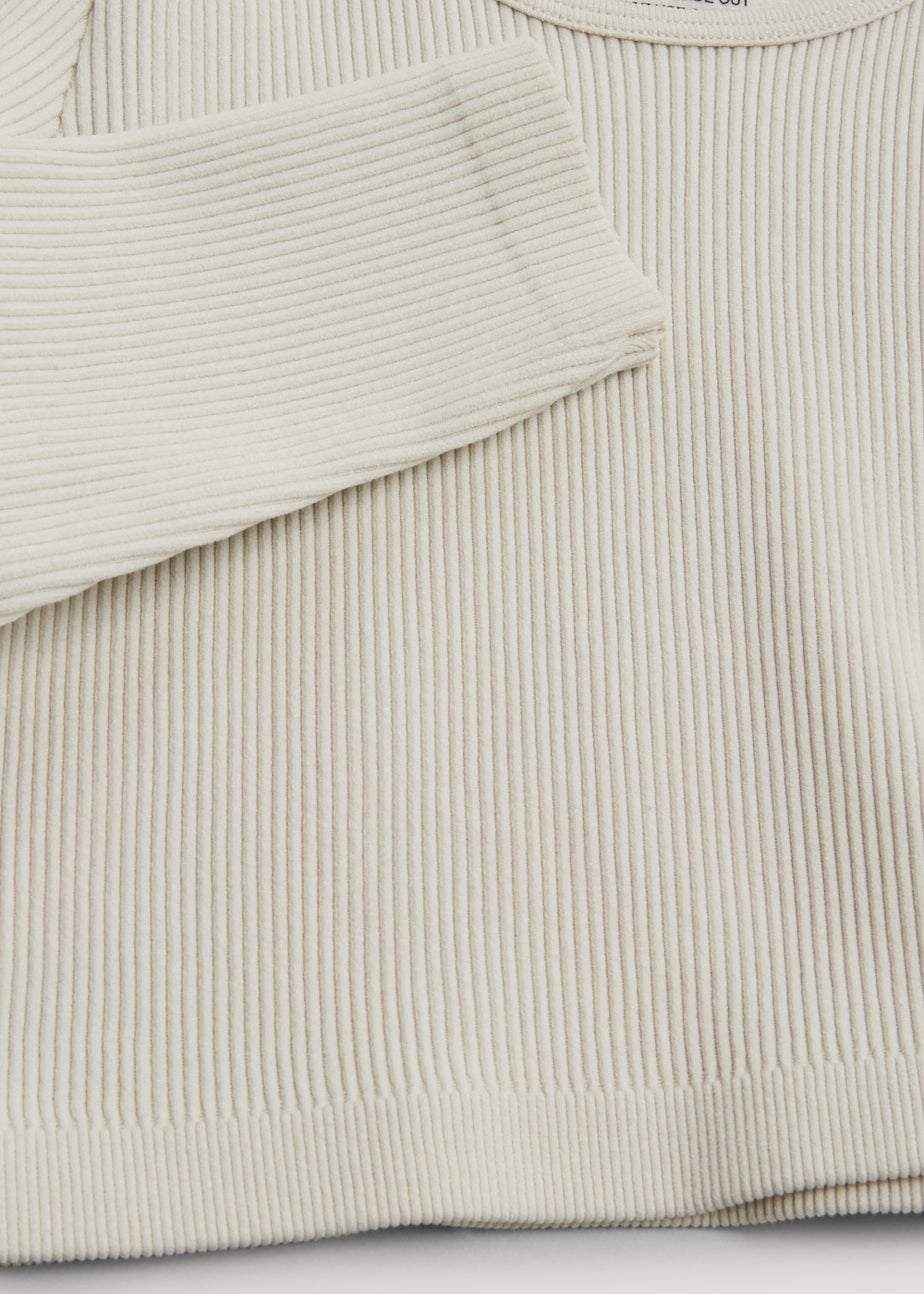 Girls Cream Seamless Long Sleeve Top (Small-Large)