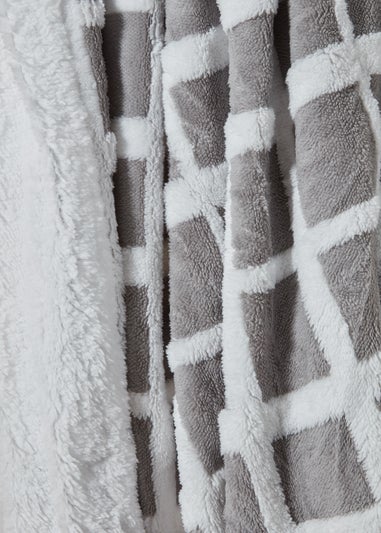 Grey Grid Teddy Fleece Throw (150cm x 180cm)