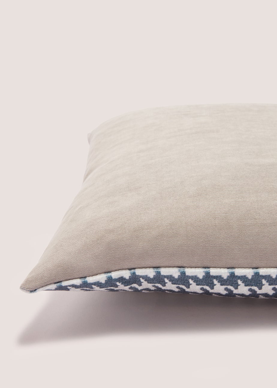 Silver Houndstooth Cushion (43cm x 43cm)