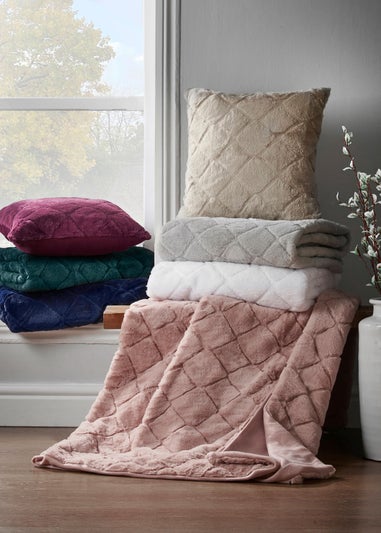 Catherine Lansfield Cosy Diamond Faux Fur Soft 130x170cm Blanket Throw Bottle Green