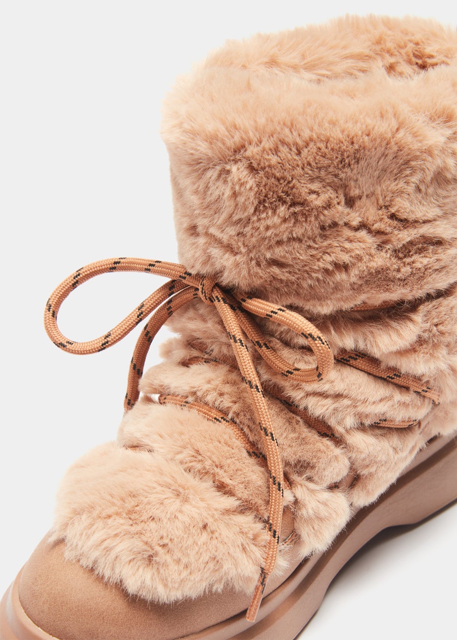 Girls Tan Faux Fur Hiker Boots (Younger 10-Older 6)