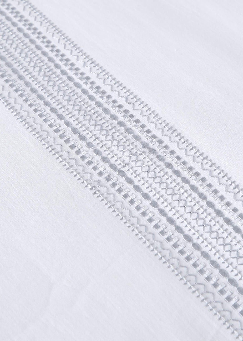 Appletree Boutique Embroidered Band White Duvet Cover Set