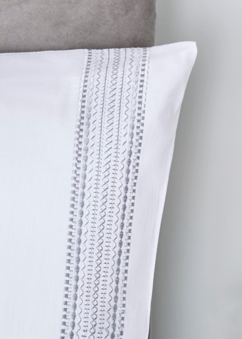 Appletree Boutique Embroidered Band White Duvet Cover Set