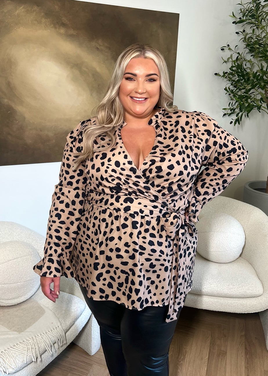 In the Style Jess Millichamp Curve Brown Leopard Print Tie Waist Top