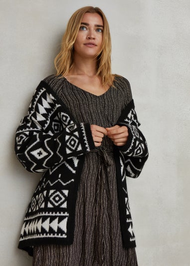 Monochrome Black V-Neck Raglan Sleeve Midi Dress