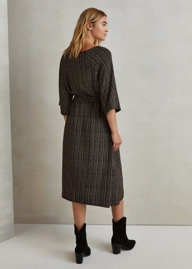 Monochrome Black V-Neck Raglan Sleeve Midi Dress