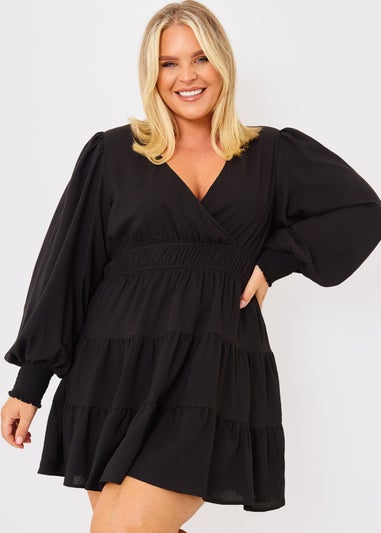 In the Style Danielle Black Crinkle Plunge Mini Dress