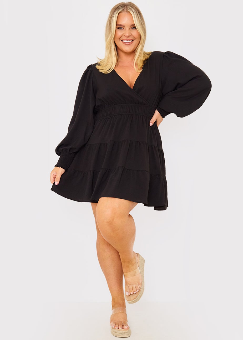 In the Style Danielle Black Crinkle Plunge Mini Dress