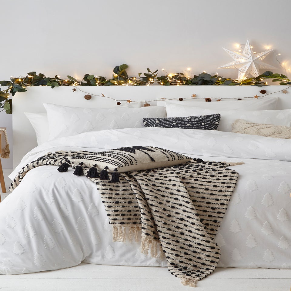 furn. Tufted Tree 100% Cotton Duvet Cover Set Snow