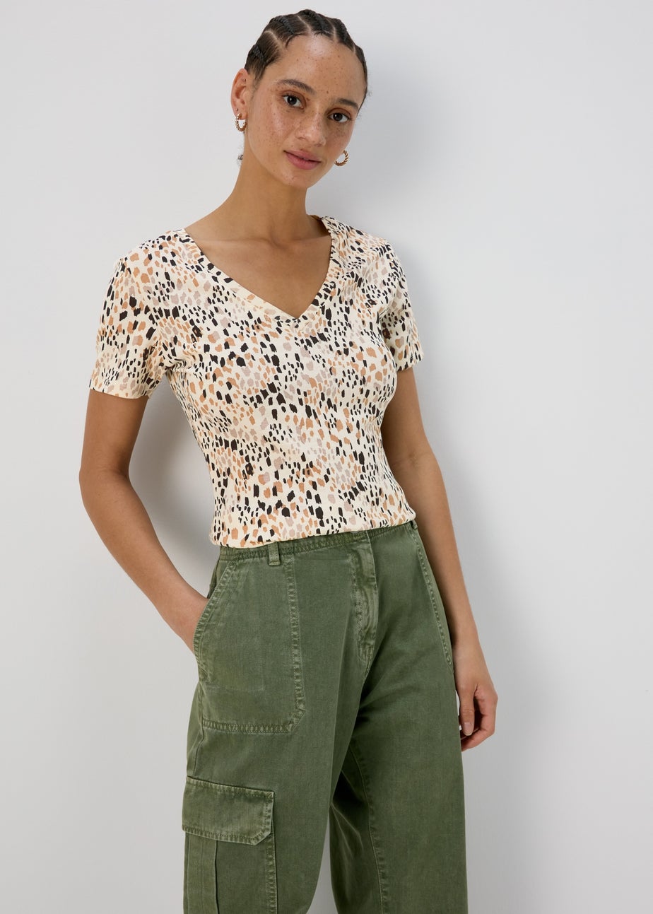 Multi Print Fitted V Neck T-Shirt