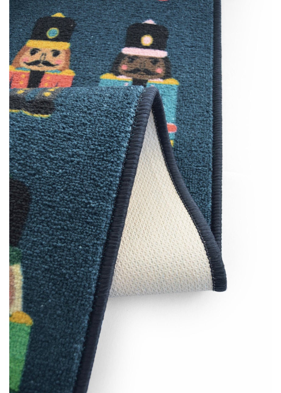 Homemaker Nutcracker Runner