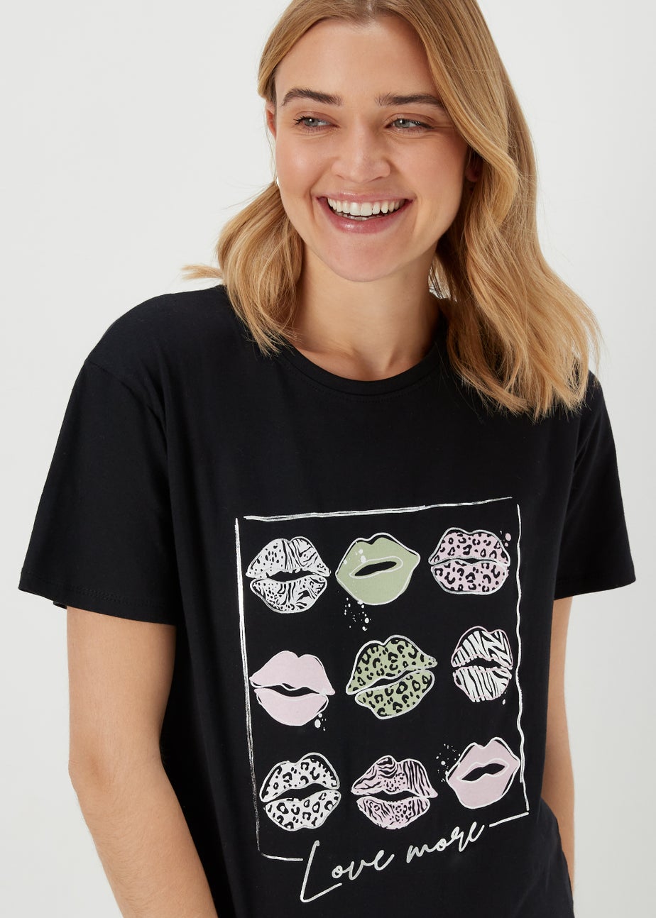 Black Lips Love More Slogan T-Shirt