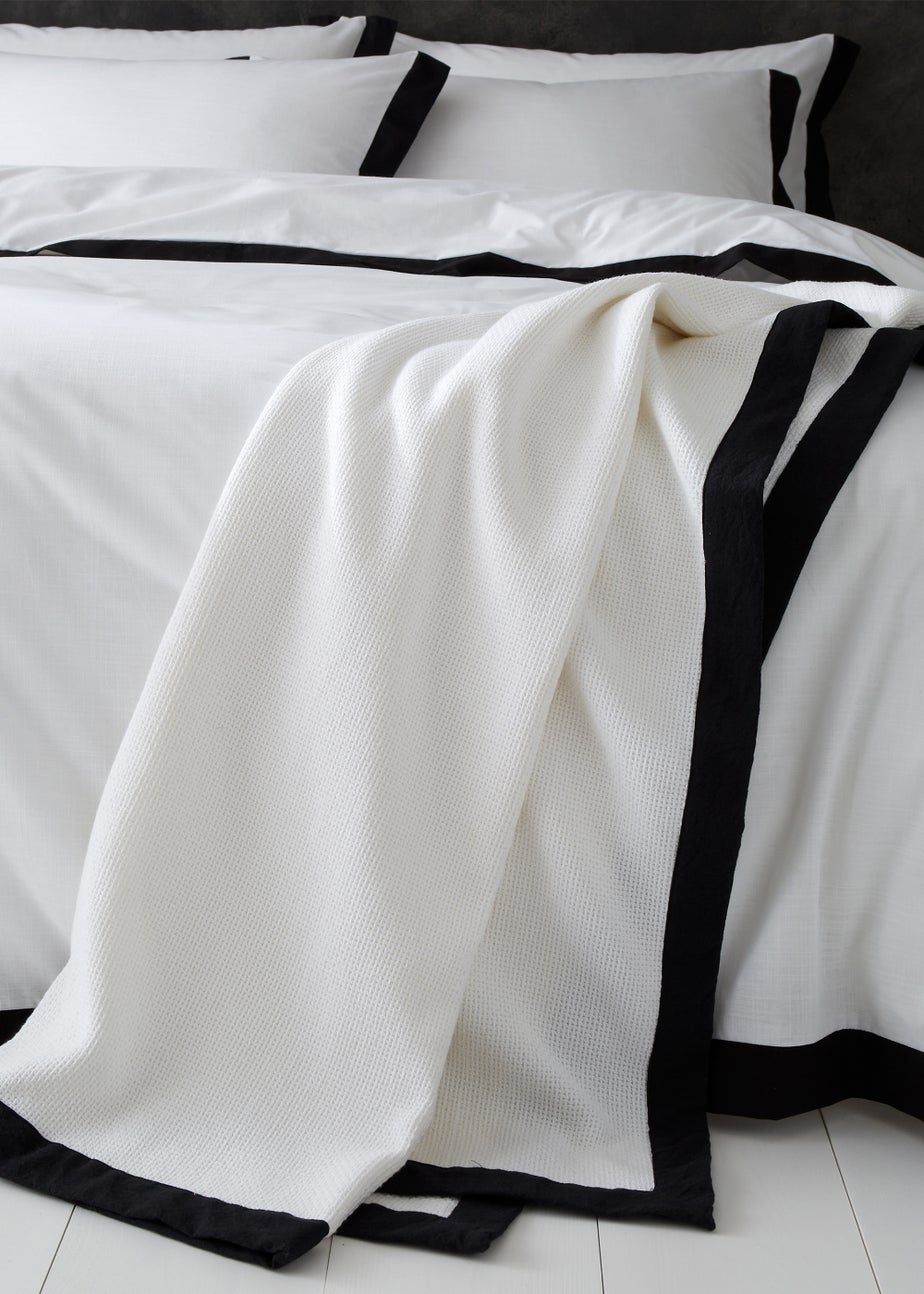 Style Sisters Monochrome Waffle Cotton Throw (150x220cm)